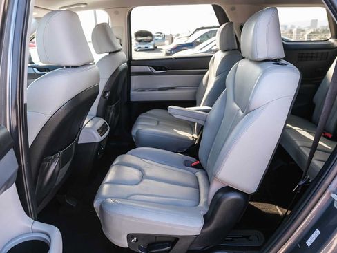 Used 2021 Hyundai Palisade SEL w/ Premium Package FWD image 19