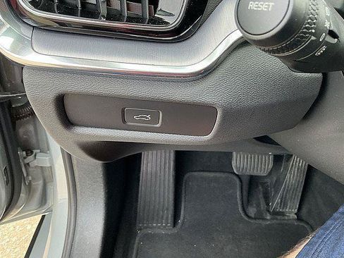 Certified 2024 Volvo S60 B5 Core AWD/4WD image 22