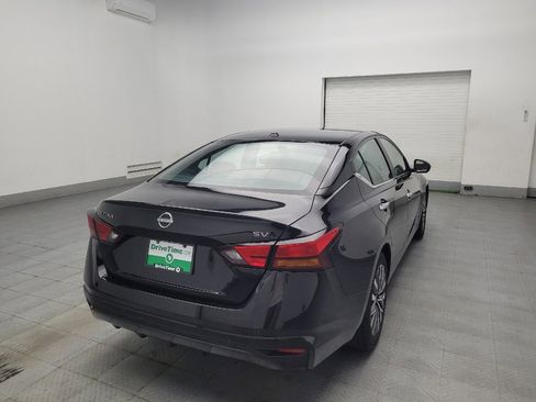 Used 2024 Nissan Altima 2.5 SV image 9