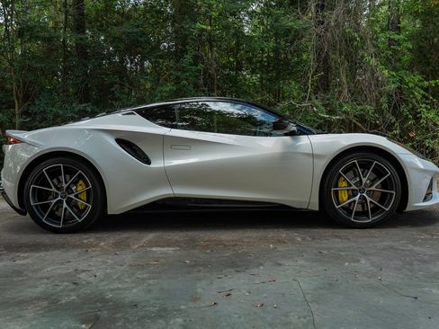 Used 2025 Lotus Emira RWD image 5
