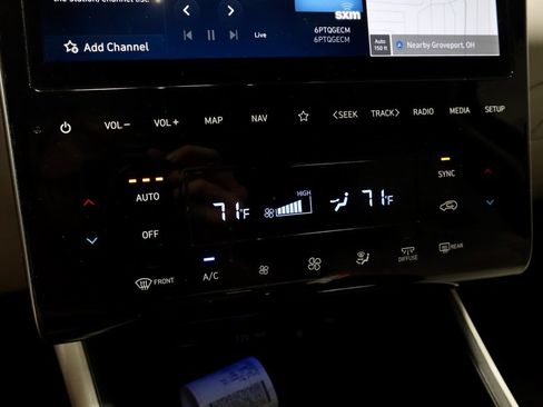 Certified 2024 Hyundai Tucson Limited AWD/4WD image 34