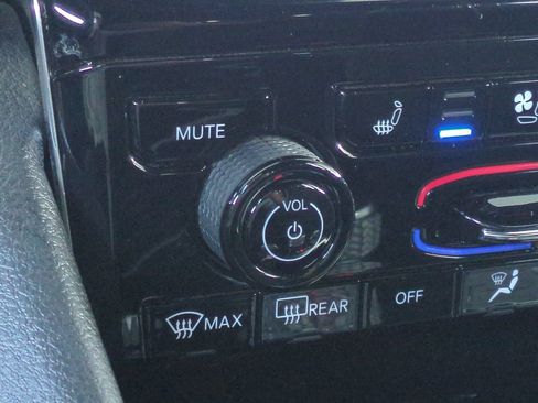 Used 2024 Jeep Grand Cherokee L Summit w/ Advanced Protech Group IV AWD/4WD image 29