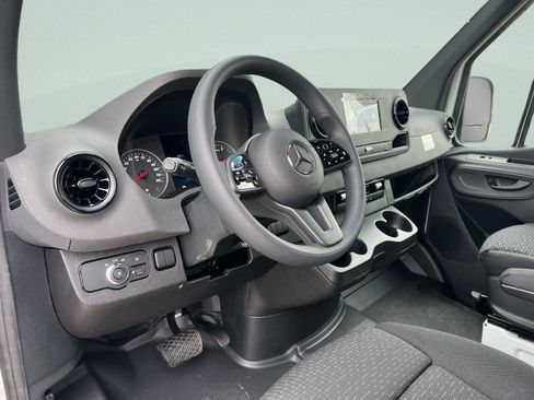 Certified 2024 Mercedes-Benz Sprinter 2500 image 24
