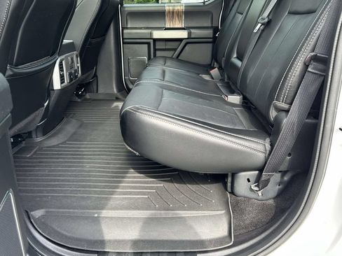 Used 2018 Ford F150 Lariat w/ Equipment Group 502A Luxury AWD/4WD image 11