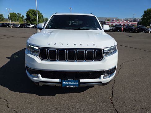 Used 2022 Jeep Wagoneer Series III AWD/4WD image 14