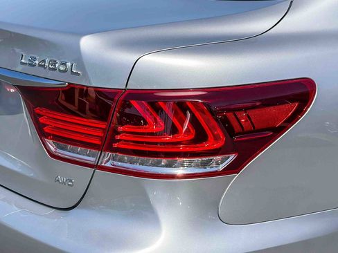 Used 2015 Lexus LS 460 L w/ Ultra Luxury Package image 8
