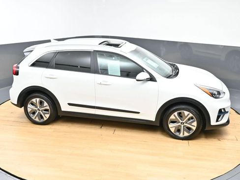 Used 2022 Kia Niro EX Premium w/ Cold Weather Package FWD image 47
