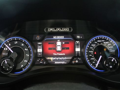 Used 2019 RAM 1500 Limited AWD/4WD image 12