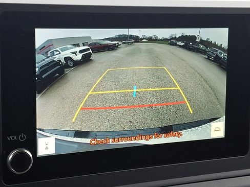 Used 2025 Toyota Tacoma SR image 18