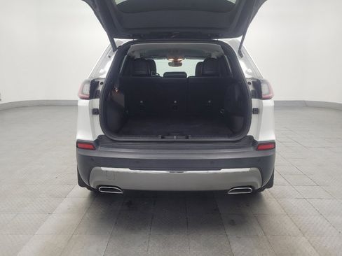Used 2019 Jeep Cherokee Limited w/ Technology Group FWD image 29