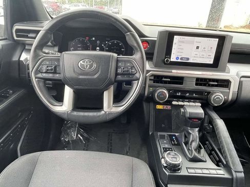 Used 2025 Toyota 4Runner TRD Off-Road AWD/4WD image 16