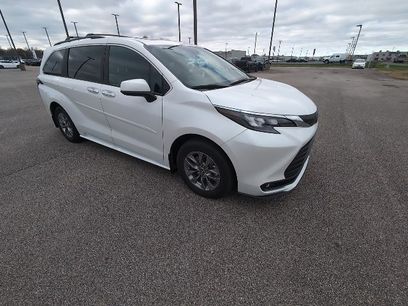 Used 2025 Toyota Sienna XLE