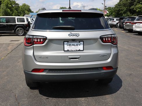Used 2023 Jeep Compass Latitude AWD/4WD image 6