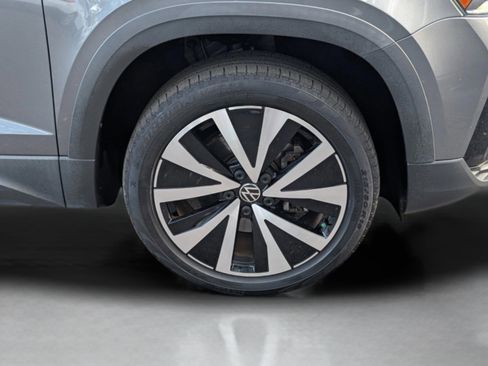Used 2022 Volkswagen Taos SE image 36