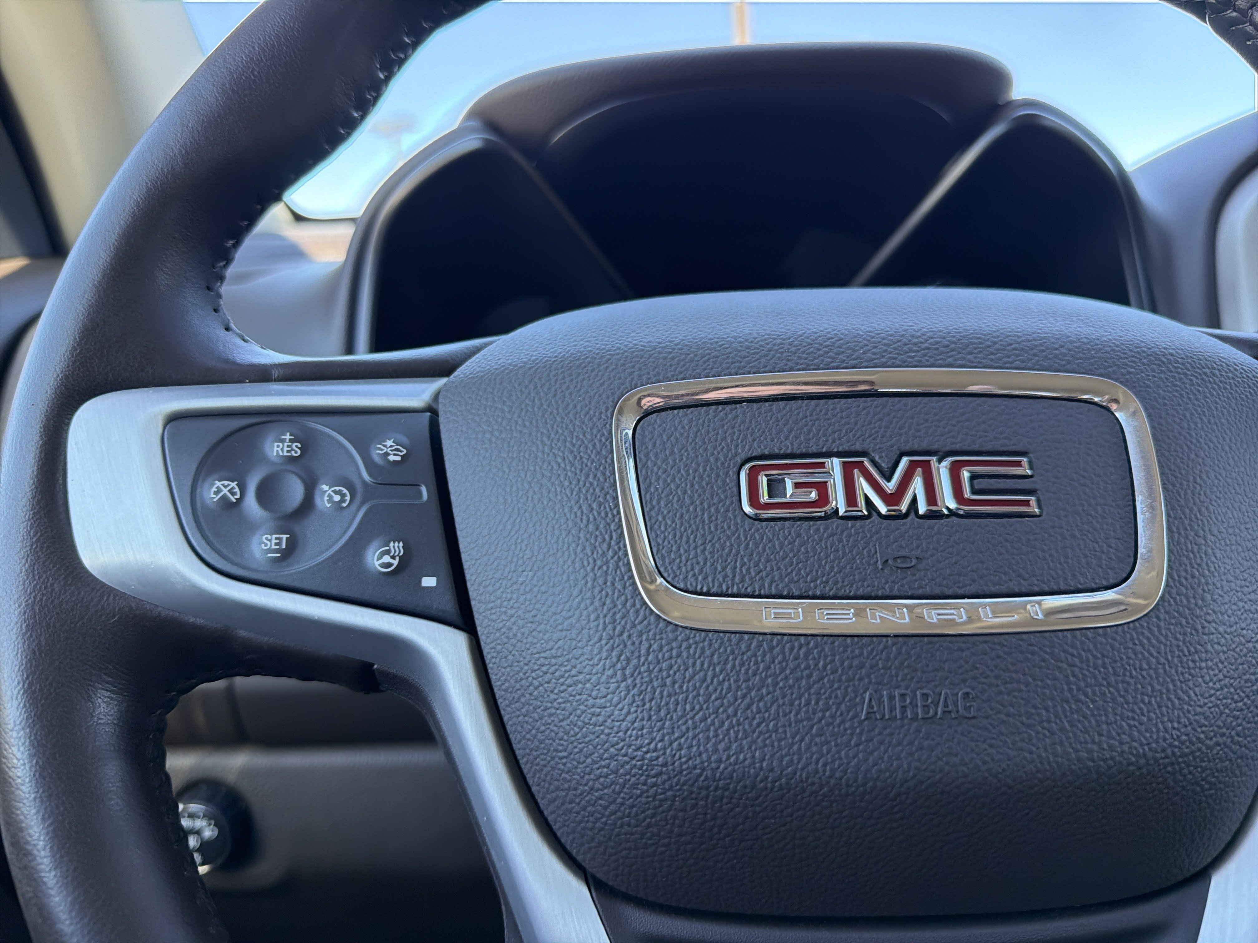 Used 2021 GMC Canyon Denali RWD image 10
