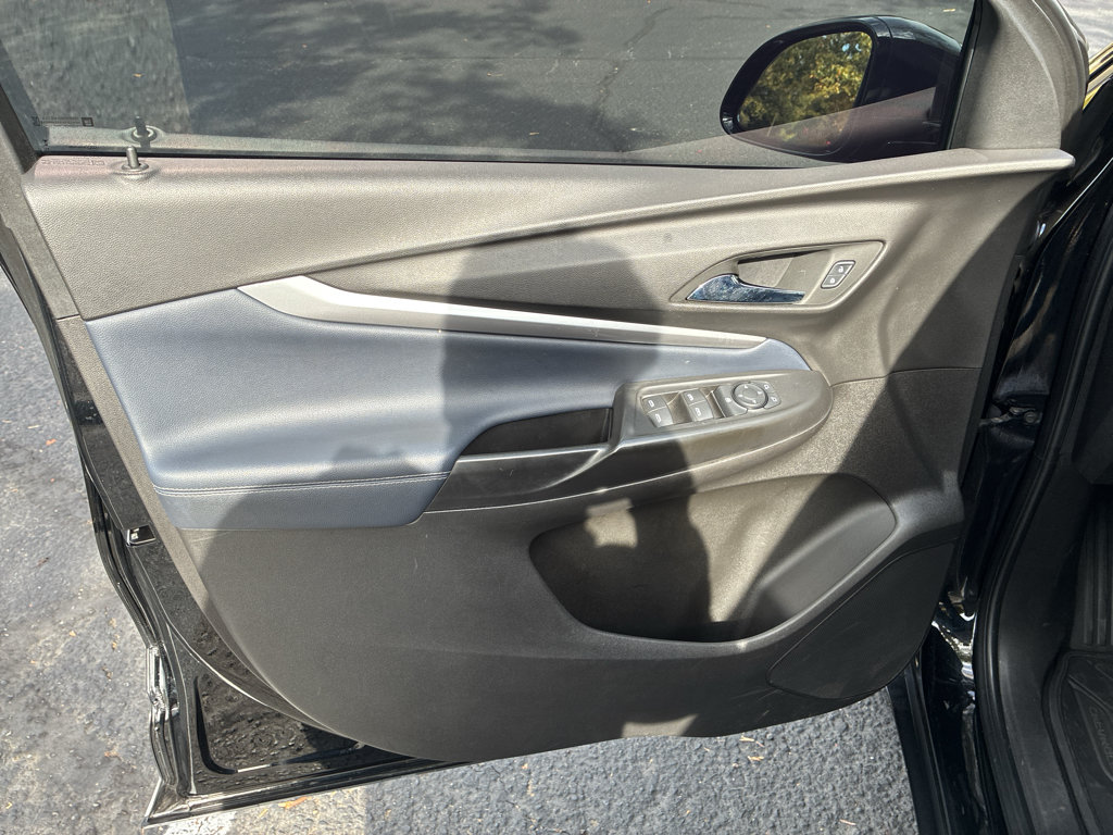Used 2023 Chevrolet Bolt EUV LT w/ Convenience Package FWD image 16