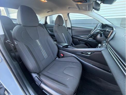 Used 2023 Hyundai Elantra SEL w/ Convenience Package FWD image 20