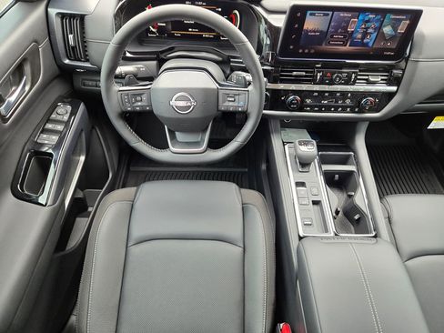 New 2026 Nissan Pathfinder SL w/ SL Premium Package FWD image 12
