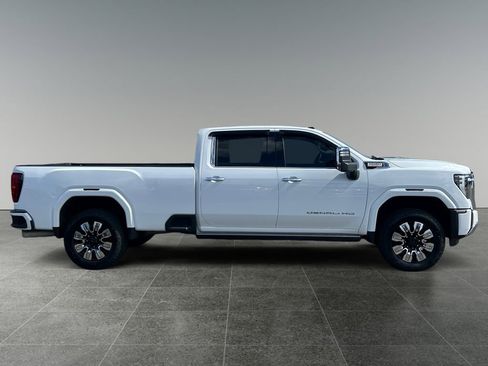 Used 2024 GMC Sierra 3500 Denali w/ Denali Reserve Package AWD/4WD image 9