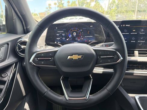 Used 2026 Chevrolet Equinox LT FWD image 14