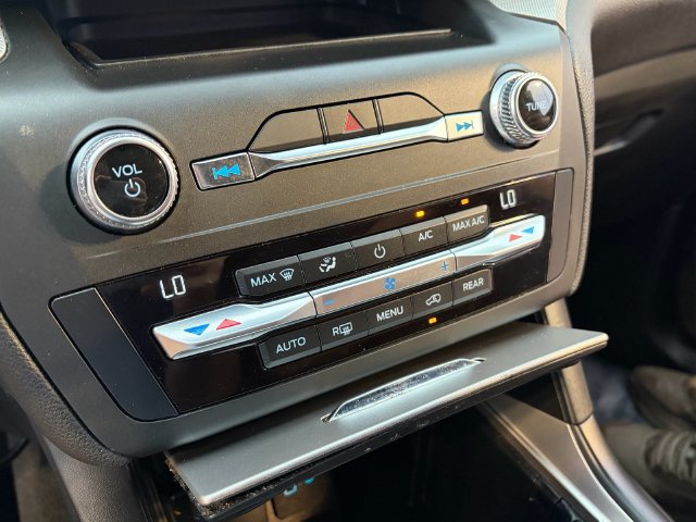 Used 2020 Ford Explorer XLT RWD image 23