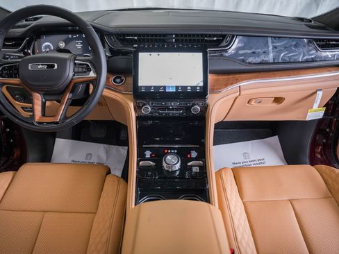 New 2025 Jeep Grand Cherokee Summit image 22
