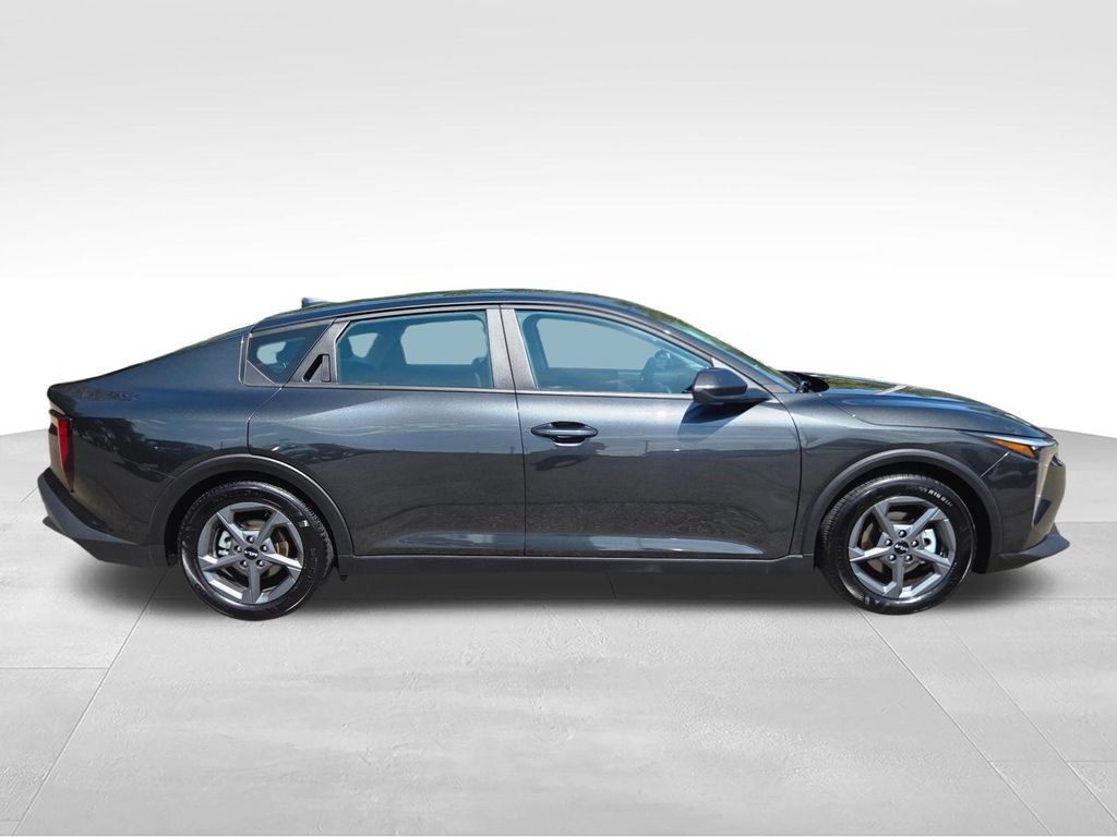 Used 2026 Kia K4 FWD image 8