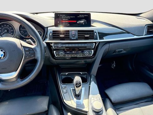 Used 2018 BMW 330i xDrive Sedan w/ Premium Package AWD/4WD image 18