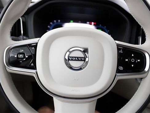 New 2025 Volvo XC60 T8 Plus w/ Protection Package Premier image 18