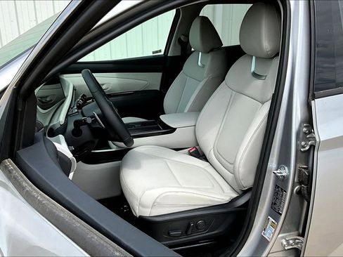 Used 2025 Hyundai Tucson Limited AWD/4WD image 16