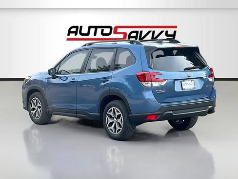 Used 2024 Subaru Forester Premium AWD/4WD image 5