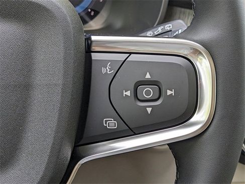 New 2025 Volvo XC40 B5 Ultra image 29