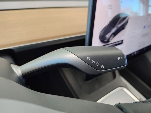 Used 2023 Tesla Model Y Long Range image 23