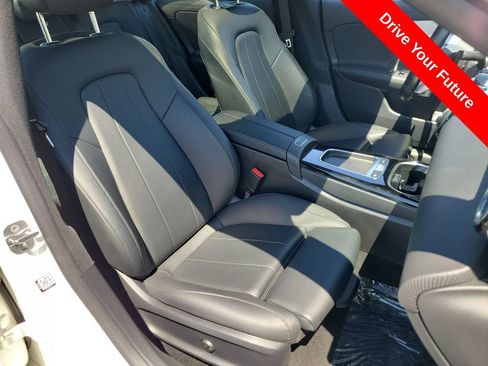 Used 2025 Mercedes-Benz CLA 250 image 23