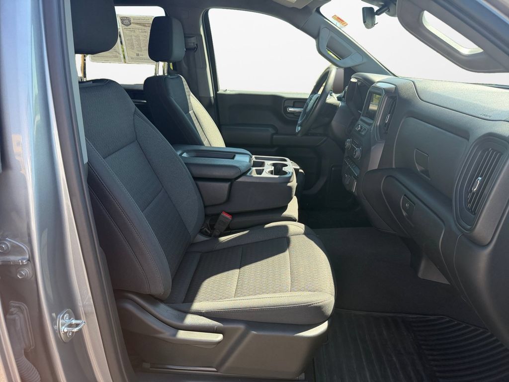 Used 2023 Chevrolet Silverado 1500 Custom AWD/4WD image 10