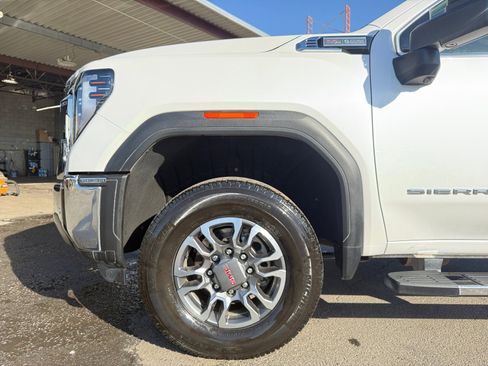 Used 2025 GMC Sierra 2500 SLT w/ SLT Premium Package AWD/4WD image 10