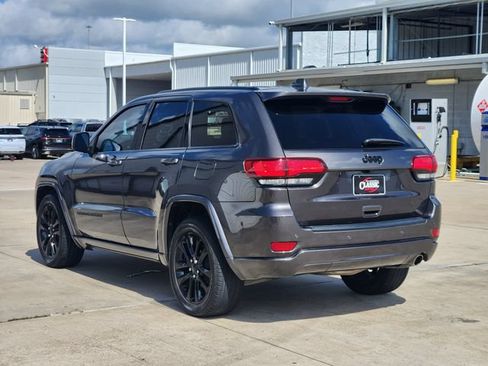 Used 2020 Jeep Grand Cherokee Altitude RWD image 5