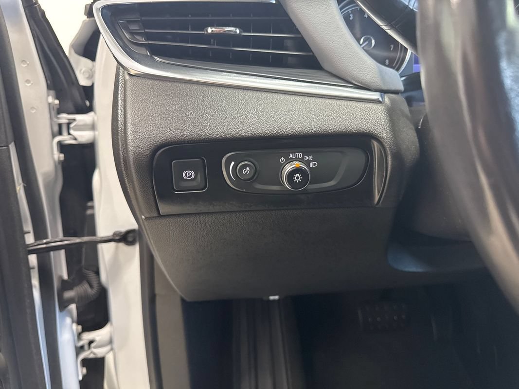 Used 2021 Buick Enclave Essence AWD/4WD image 17