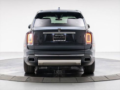 Used 2024 Rolls-Royce Cullinan AWD/4WD image 4