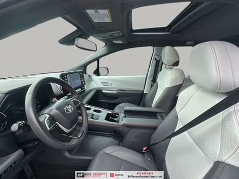 Used 2024 Toyota Sienna XSE image 11