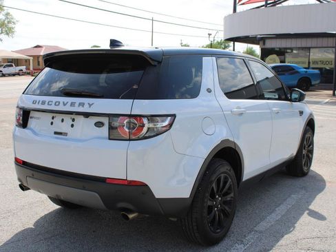 Used 2017 Land Rover Discovery Sport SE image 3