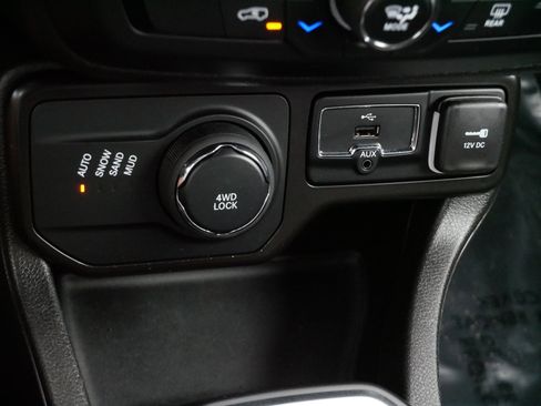 Used 2023 Jeep Renegade Limited AWD/4WD image 23