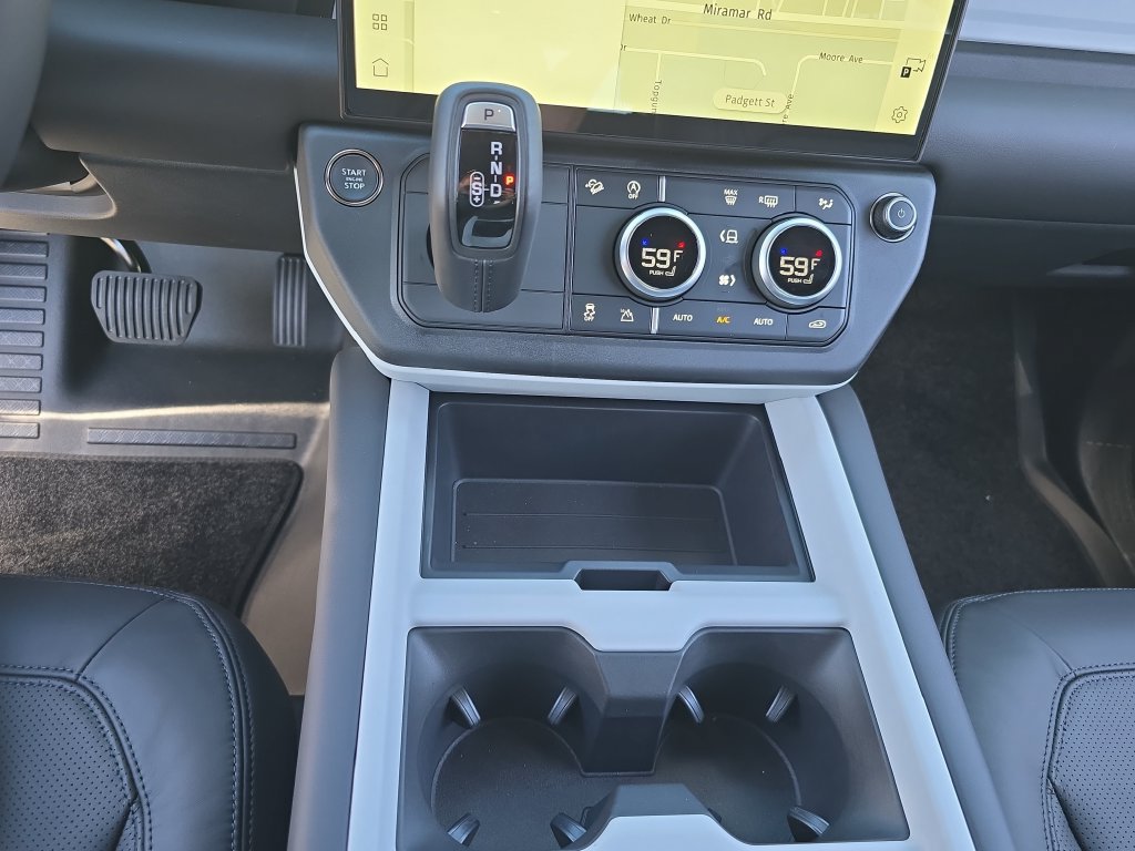 New 2026 Land Rover Defender 110 X-Dynamic SE AWD/4WD image 25
