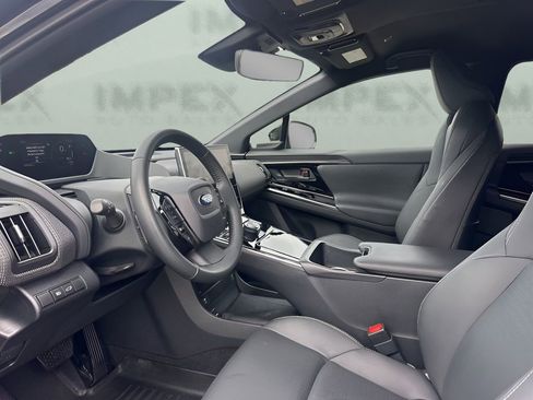 Used 2023 Subaru Solterra Limited image 9