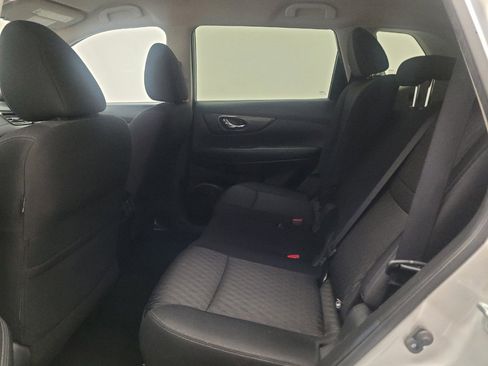 Used 2017 Nissan Rogue SV AWD/4WD image 18