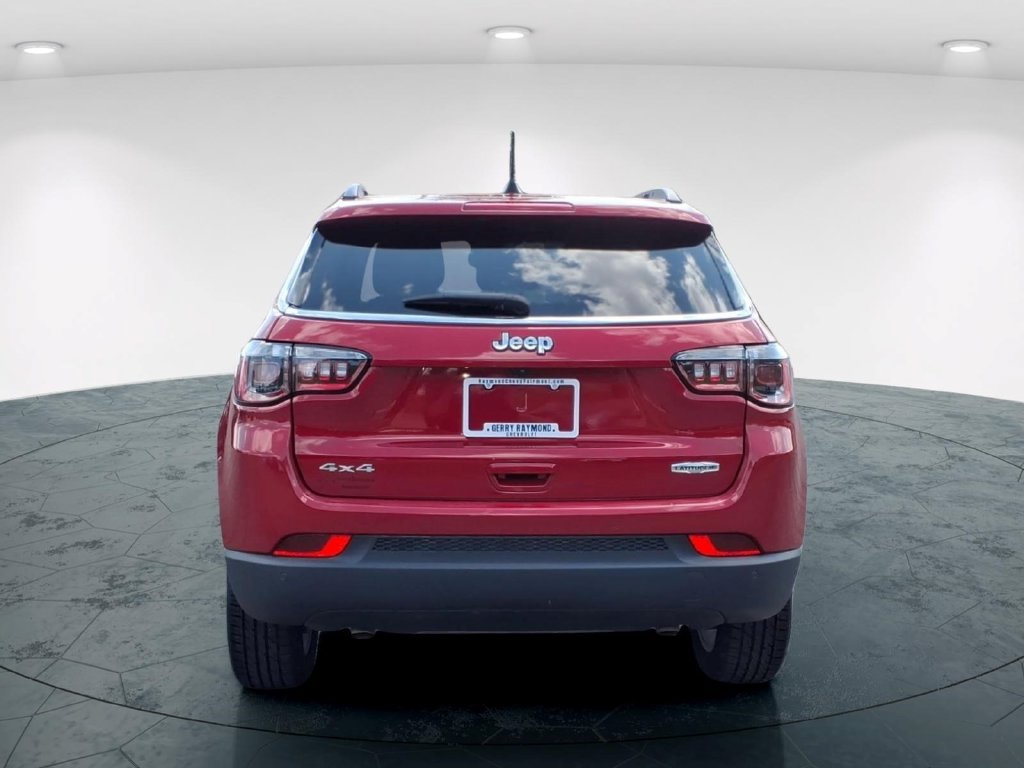 Used 2024 Jeep Compass Latitude AWD/4WD image 7