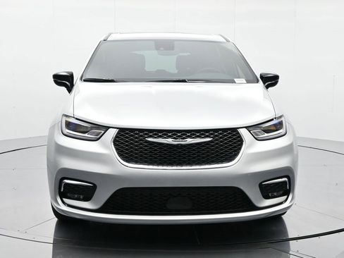 New 2026 Chrysler Pacifica Select image 2