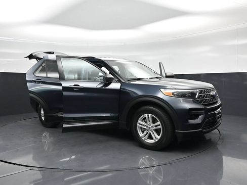 Used 2023 Ford Explorer XLT RWD image 33