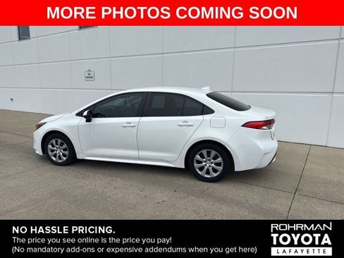 Used 2022 Toyota Corolla LE image 4