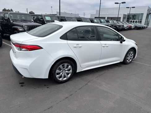 Used 2023 Toyota Corolla LE FWD image 12